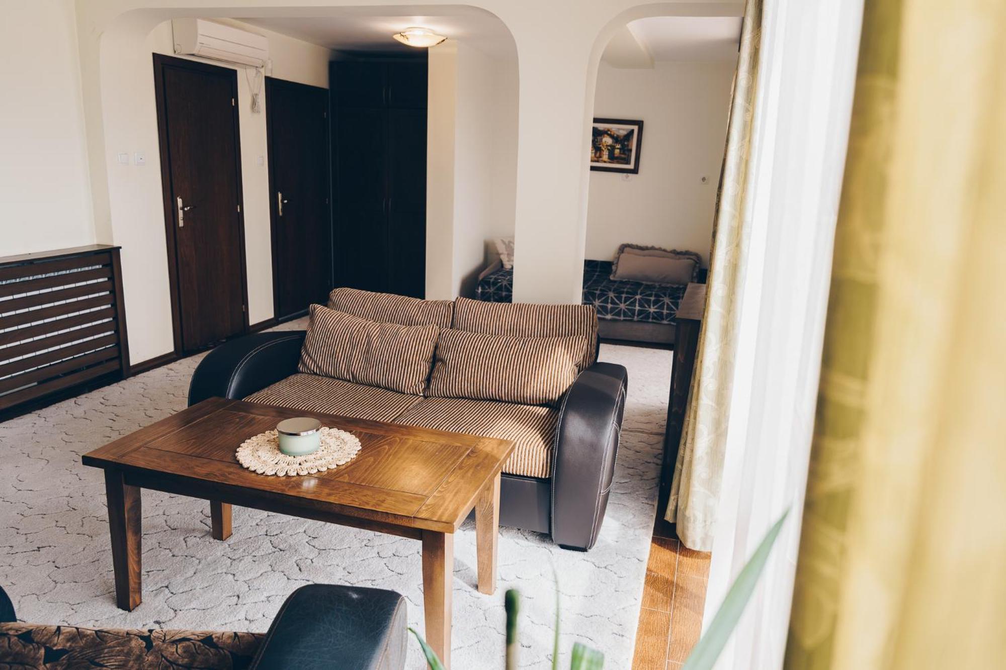Vila Gardenia Gumoshtnik エクステリア 写真